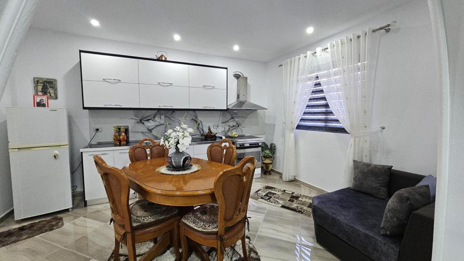 Guesthouse Albi Berat Zewnętrze zdjęcie