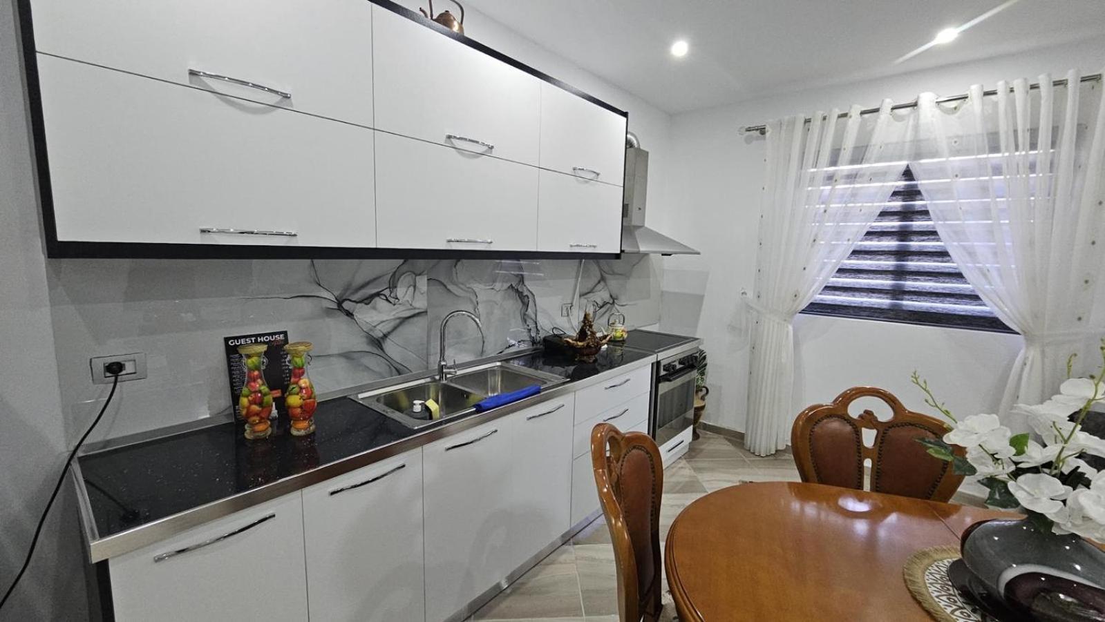 Guesthouse Albi Berat Zewnętrze zdjęcie